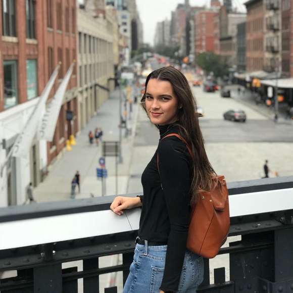 Meet your Posher, Kaitlyn - Picture 3 of 3